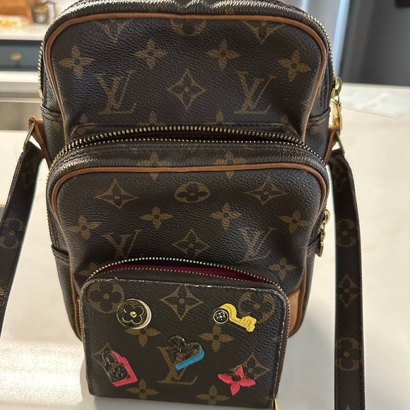 Louis Vuitton Handbags - Authentic Louis Vuitton Amazon PM Crossbody w/bonus wallet